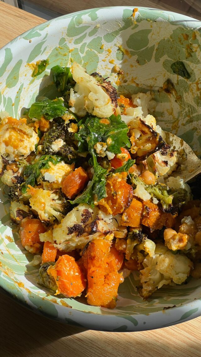 Roasted veggie salad with a maple dijon dressing 💛

My favourite way to eat roasted veggies is in a delicious salad! 
This one was great to prep and tastes even better the following days as all the flavours soak in 🤩

Ingredients:
Pumpkin 
Brussel sprouts 
Carrot
Cauliflower
Broccoli 
Chickpeas 

— drizzle with olive oil, season and bake at 180°c for 30-40 minutes or until cooked. 

Rocket 
Feta

Maple dijon dressing:
4tbsp olive oil
2tbsp maple syrup 
1tbsp dijon mustard 
2tbsp red wine vinegar
1/2 tbsp minced garlic 
Salt/pepper 

#saladrecipe #roastedveggies #roastedveggiesalad #salad #salads #saladsofinstagram #saladlover #saladrecipes #mealprep